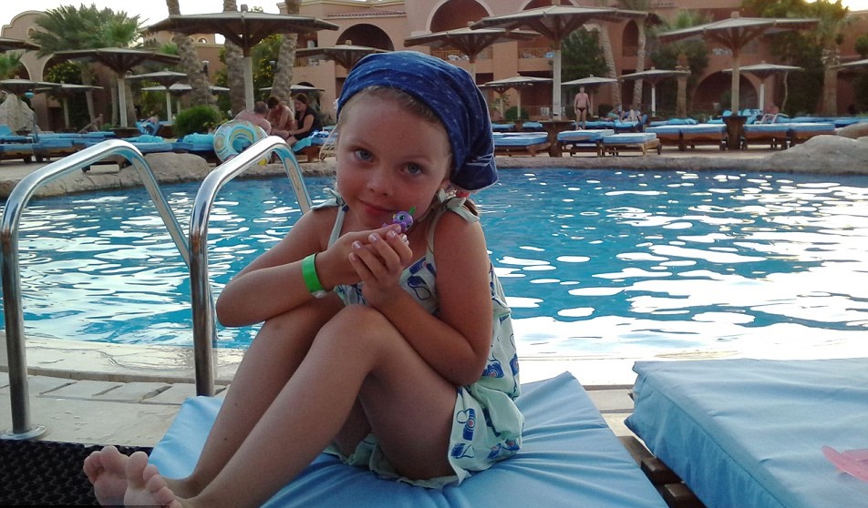 2DF8E42100000578-3299019-Alena_Moiseeva_pictured_aged_five_was_among_17_children_who_were-a-42_1446386721266