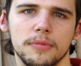 Кто знает этого человека?