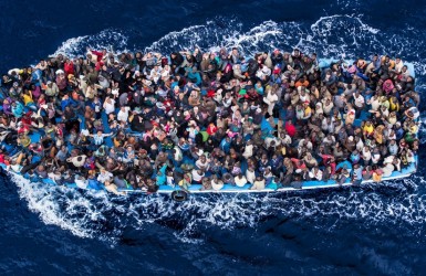 Нелегальные иммигранты – поборы и издевательства полиции Македонии.