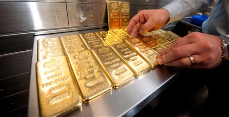 Европейцы скупают золото.