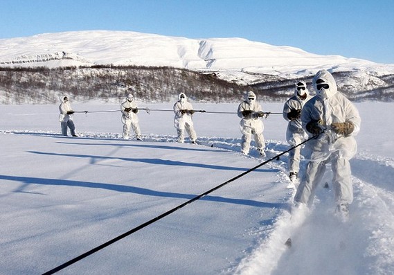 Королевская морская пехота готовится воевать в условиях русской зимы.