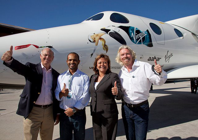 Компания Virgin Galactic отправит туристов в космос с территории Великобритани.