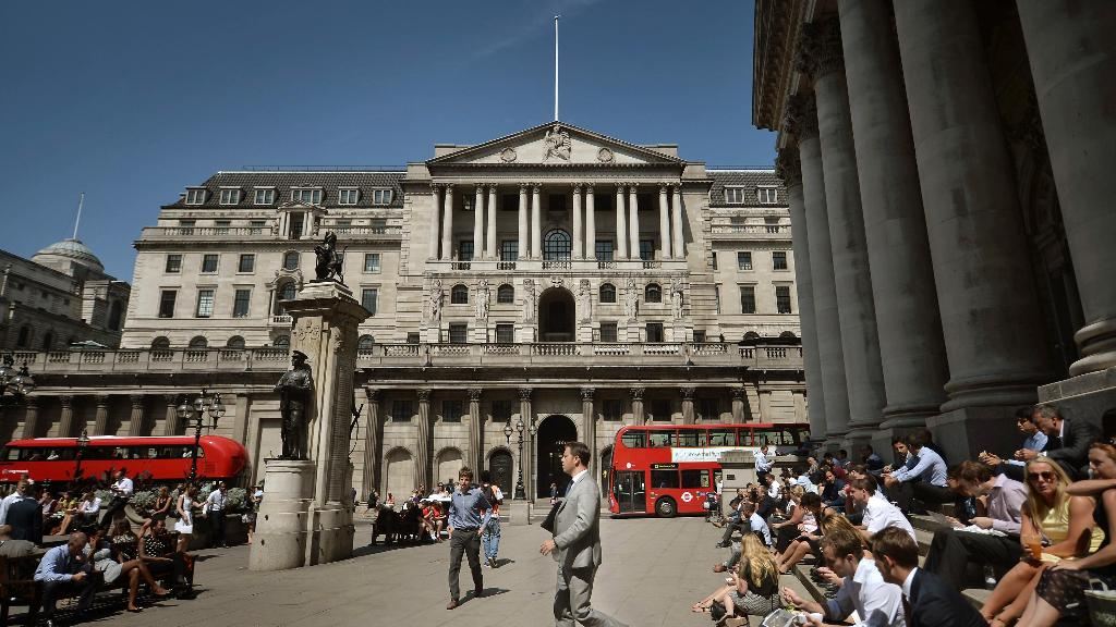 Банк Англии решил оставить процентную ставку без изменения.